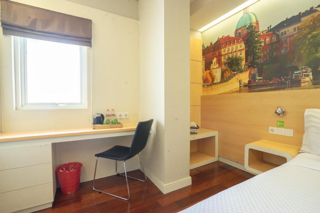 Life Hotel Stasiun Kota Surabaya Ruang foto